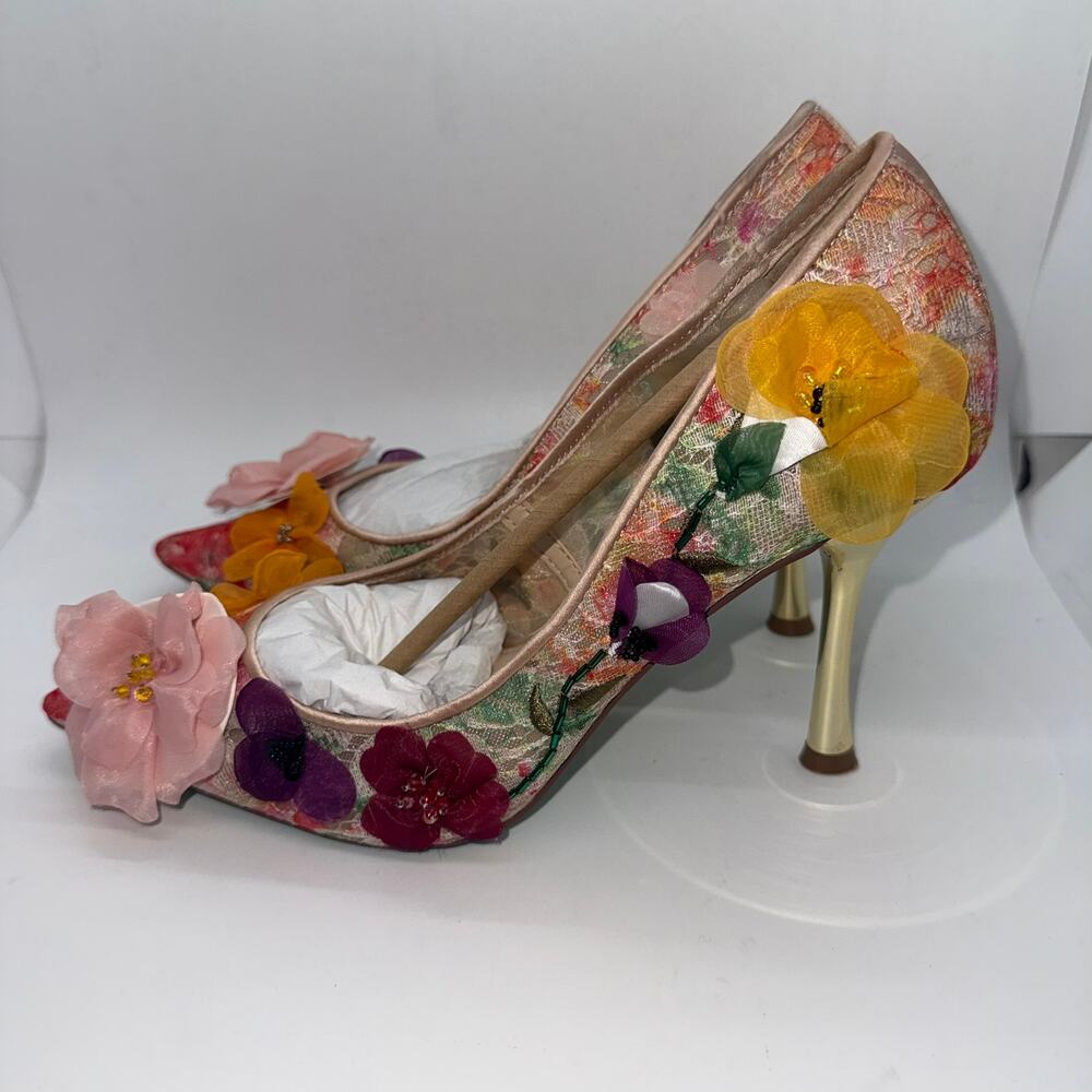 Betsey Johnson Darcy Pump Heels Women's Multicolor Floral 3D Flower Pointed Toe - Picture 5 of 8